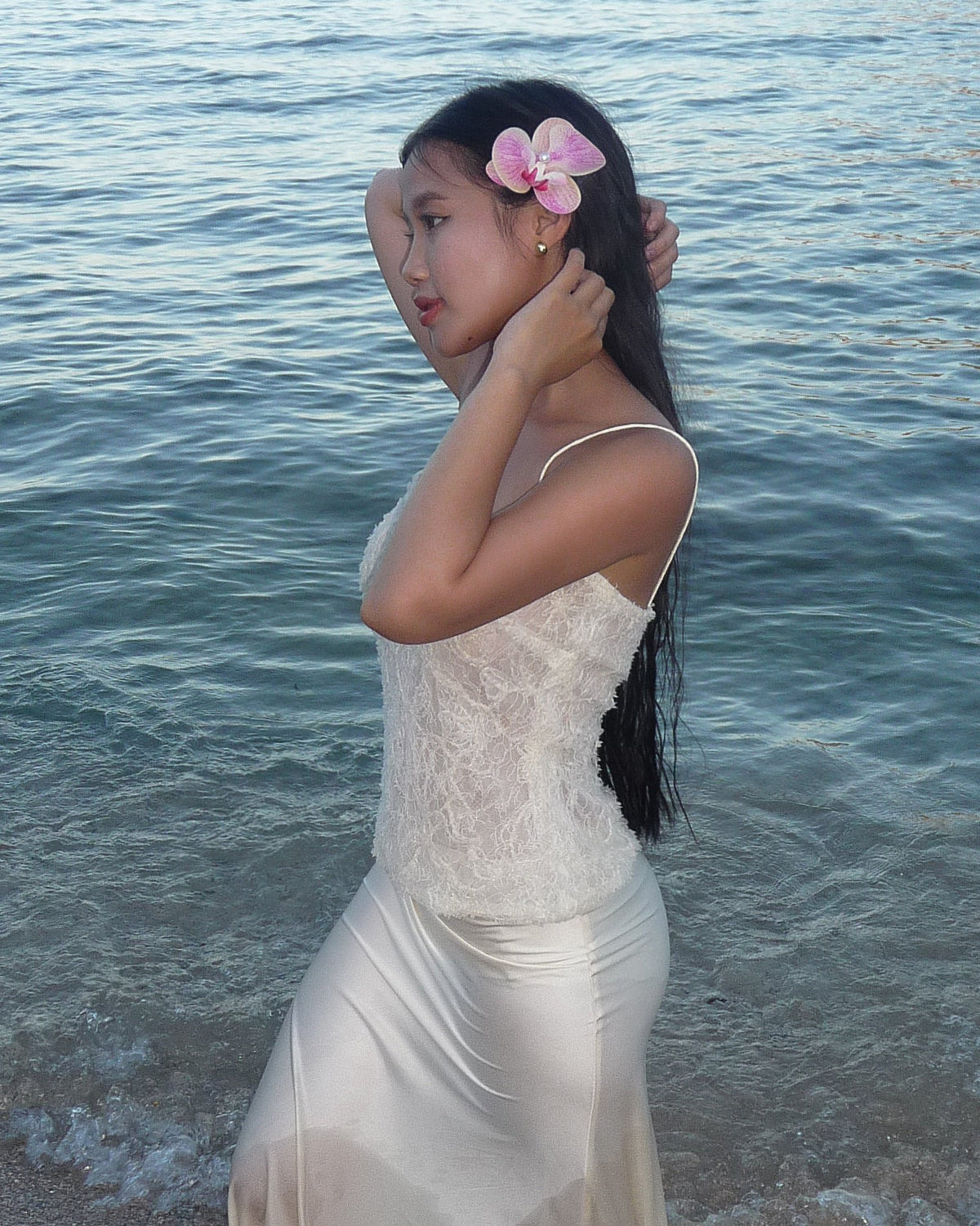 KALILA | Sleeveless Lace Top